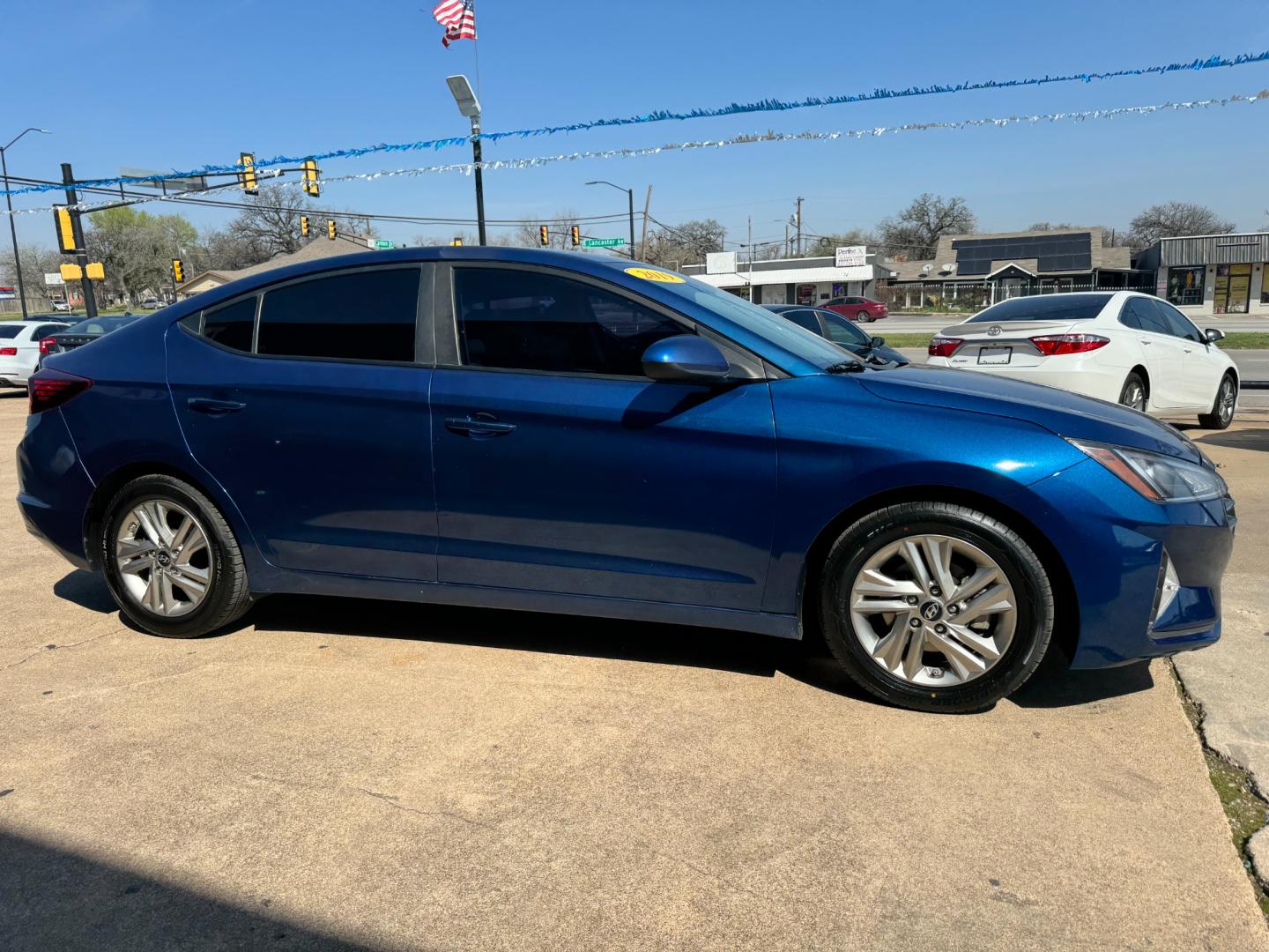 2019 BLUE HYUNDAI ELANTRA LIMITED; SEL (5NPD84LF9KH) , located at 5900 E. Lancaster Ave., Fort Worth, TX, 76112, (817) 457-5456, 0.000000, 0.000000 - Photo#2